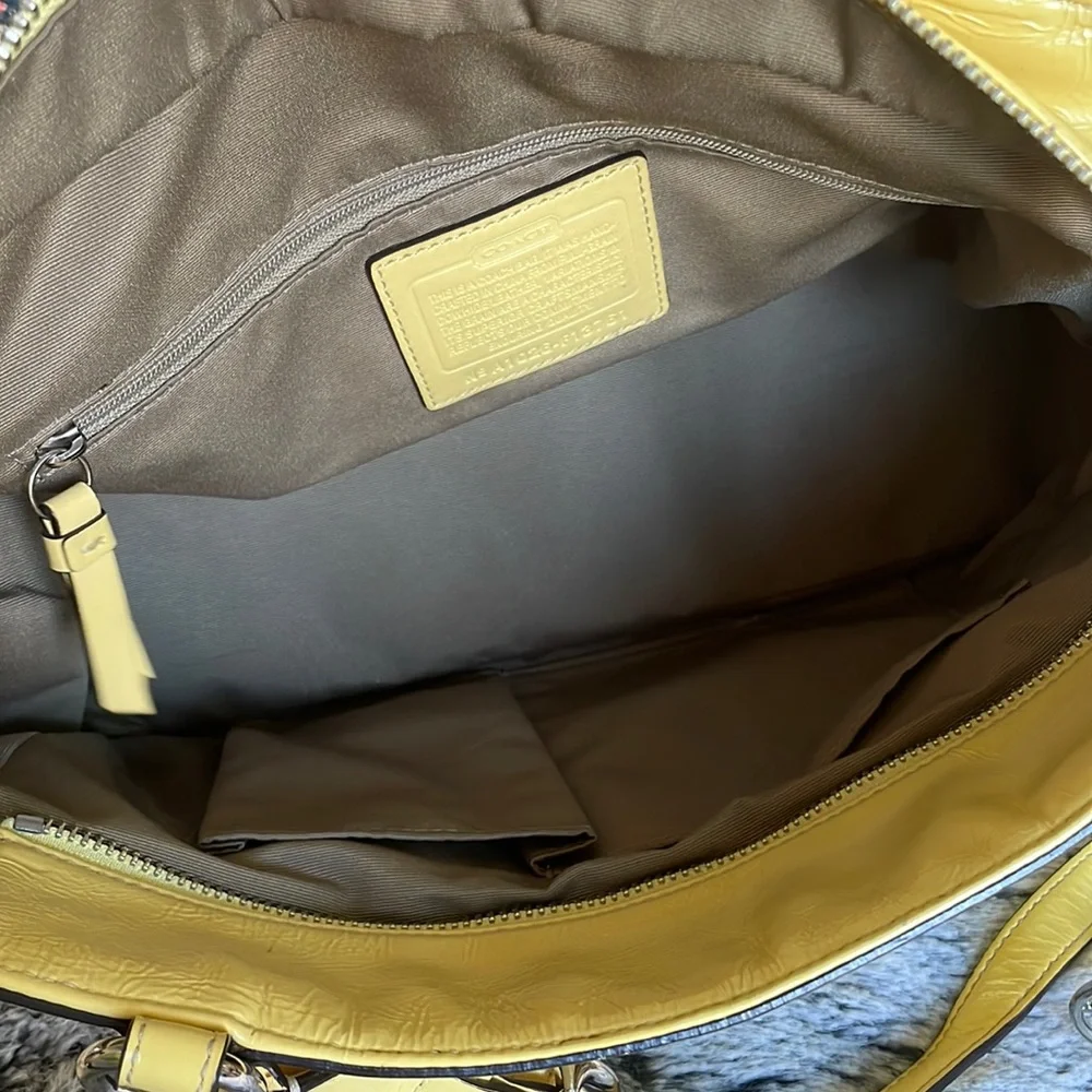 Y2K Pale Yellow Coach Bag - Picture 16 of 16